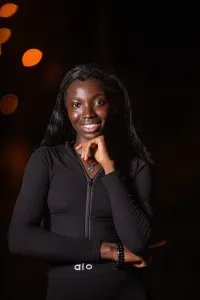 Le plus beau vêtement d'une femme, c'est son sourire.