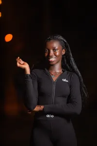 Le plus beau vêtement d'une femme, c'est son sourire.