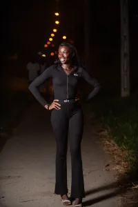 Le plus beau vêtement d'une femme, c'est son sourire.