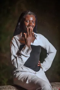 Le plus beau vêtement d'une femme, c'est son sourire.