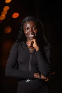 Le plus beau vêtement d'une femme, c'est son sourire.