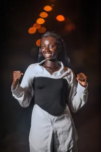 Le plus beau vêtement d'une femme, c'est son sourire.