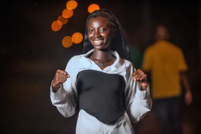 Le plus beau vêtement d'une femme, c'est son sourire.